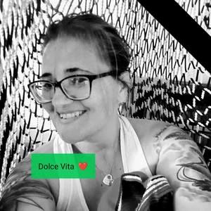 Meet your Posher, Adrianne